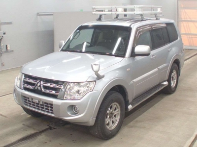 MITSUBISHI PAJERO