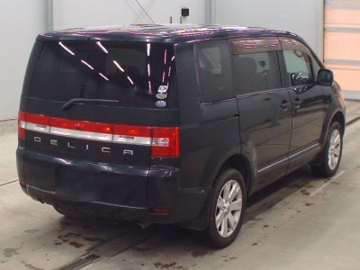 MITSUBISHI DELICA D:5