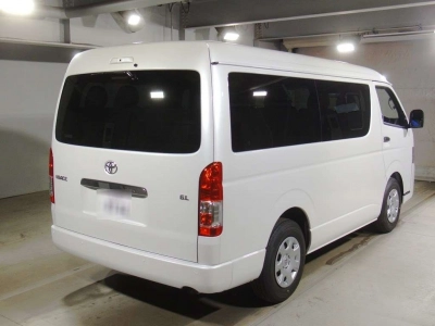 TOYOTA HIACE WAGON