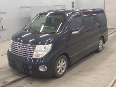 NISSAN ELGRAND