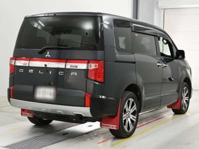 MITSUBISHI DELICA D:5