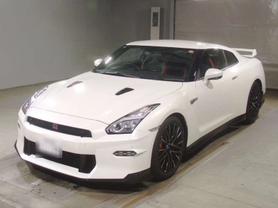 NISSAN GT-R