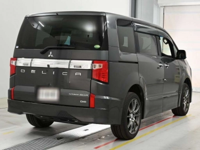MITSUBISHI DELICA D:5