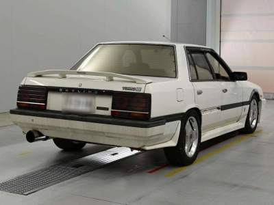 NISSAN SKYLINE