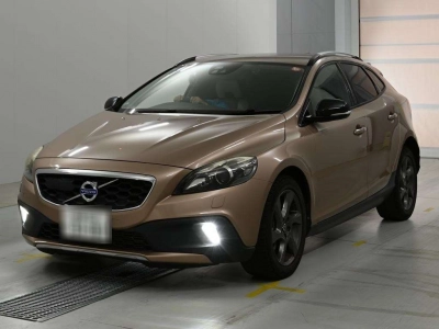 VOLVO V40