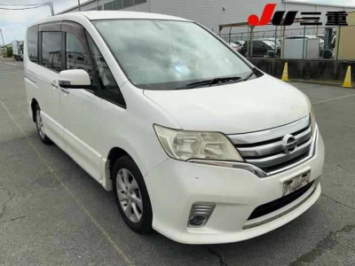 NISSAN SERENA