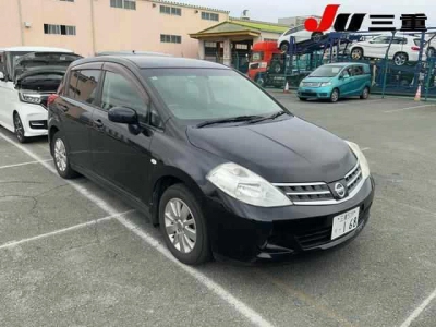 NISSAN TIIDA