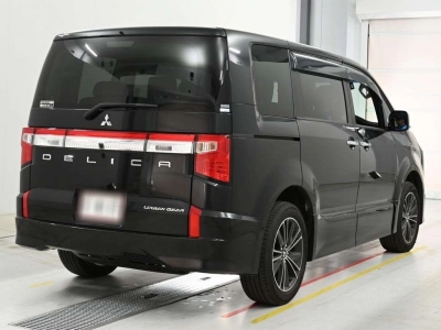 MITSUBISHI DELICA D:5