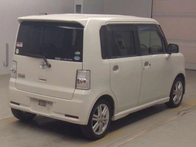 TOYOTA PIXIS SPACE