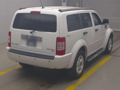DODGE NITRO