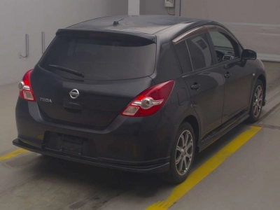 NISSAN TIIDA