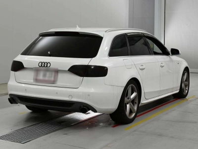 AUDI A4 AVANTE