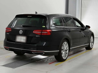VOLKSWAGEN PASSAT VARIANT