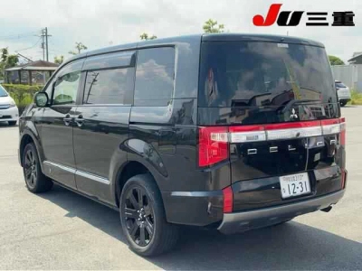 MITSUBISHI DELICA D:5