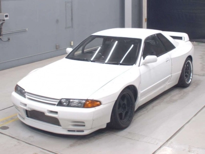 NISSAN SKYLINE