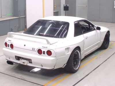 NISSAN SKYLINE