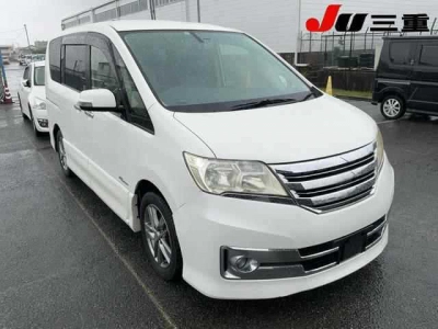 NISSAN SERENA