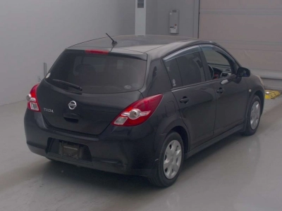NISSAN TIIDA