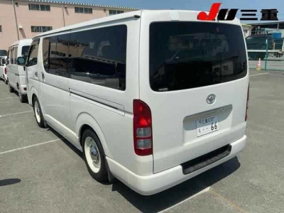 TOYOTA REGIUS VAN