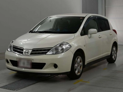 NISSAN TIIDA