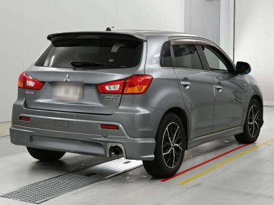 MITSUBISHI RVR