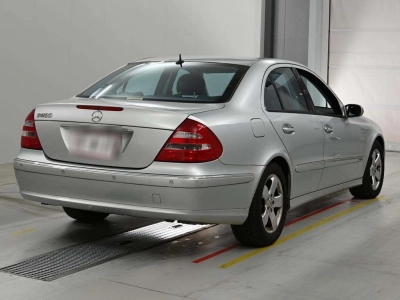 MERCEDES BENZ E CLASS