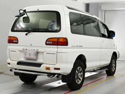 MITSUBISHI DELICA SPACE GEAR
