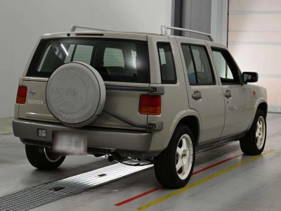 NISSAN RASHEEN