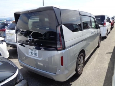 NISSAN SERENA