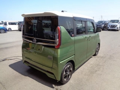 NISSAN ROOX