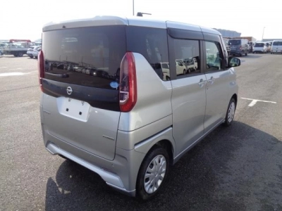 NISSAN ROOX