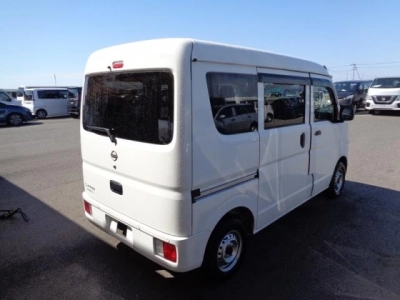NISSAN CLIPPER VAN