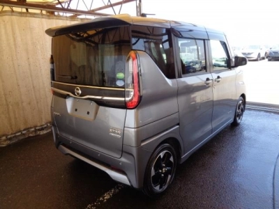 NISSAN ROOX