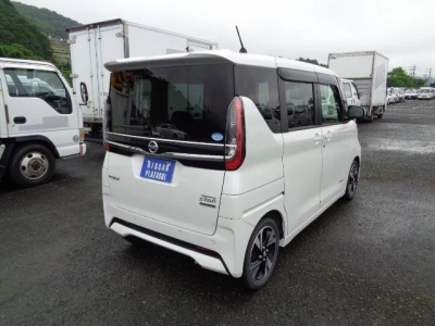 NISSAN ROOX