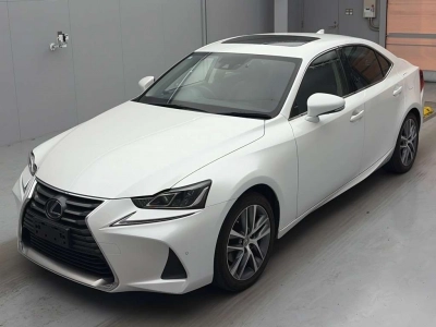 LEXUS IS