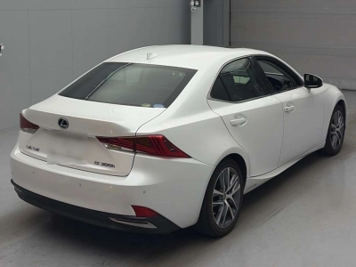 LEXUS IS