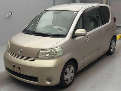 TOYOTA PORTE