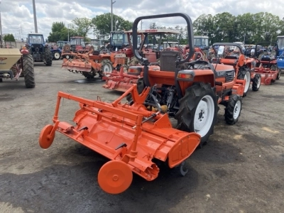 KUBOTA KUBOTA