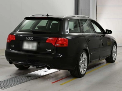 AUDI A4 AVANTE