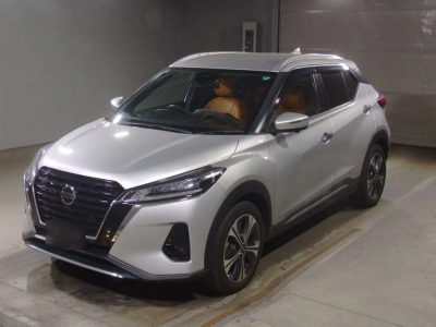 NISSAN KICKS