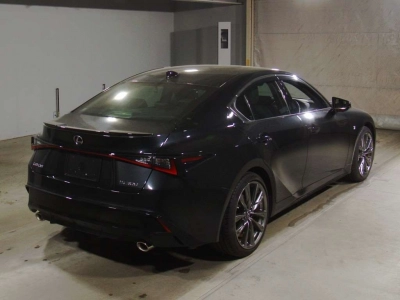 LEXUS IS