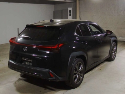 LEXUS UX