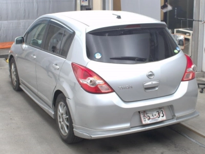 NISSAN TIIDA