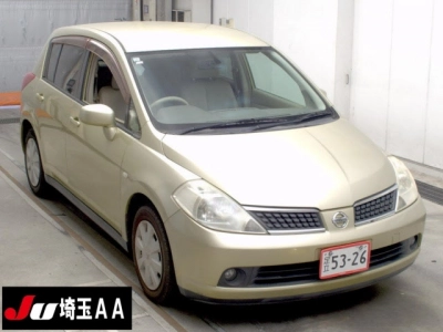 NISSAN TIIDA
