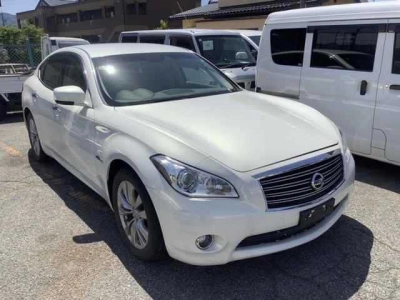 NISSAN FUGA