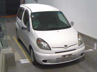 TOYOTA FUN CARGO