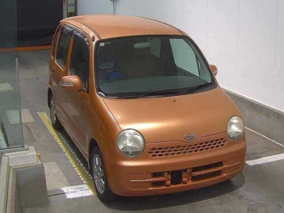 DAIHATSU MOVE LATTE
