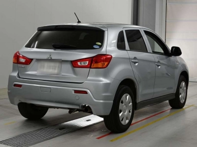 MITSUBISHI RVR