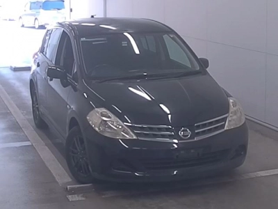 NISSAN TIIDA