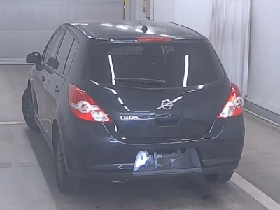 NISSAN TIIDA